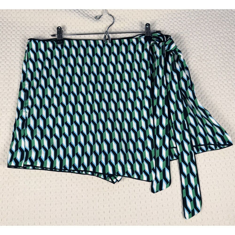 Diane von Furstenberg Retro DVF for Target Side Wrap Arrow Green Mini Skort XL
